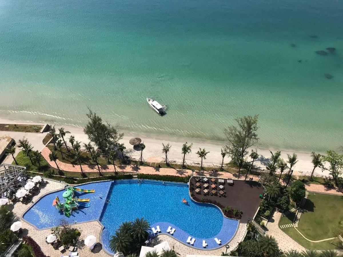 Howard Johnson Plaza By Wyndham Blue Bay Sihanoukville Exterior foto